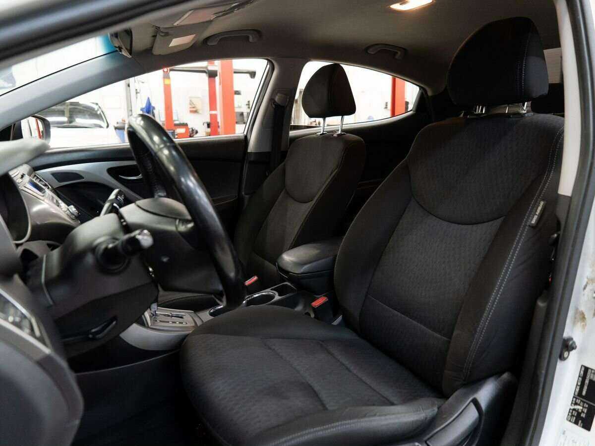 Hyundai Elantra, 2012 Фото №6