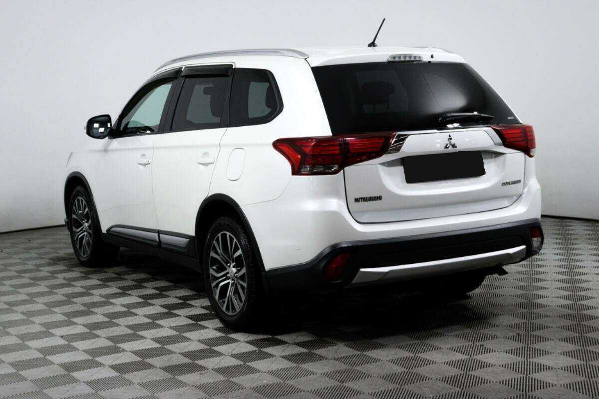 Mitsubishi Outlander, 2015 Фото №7
