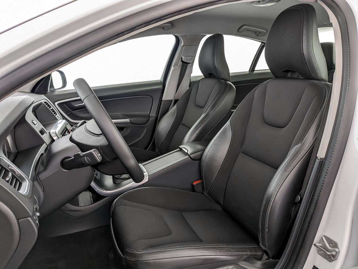 Volvo S60, 2015 Фото №16