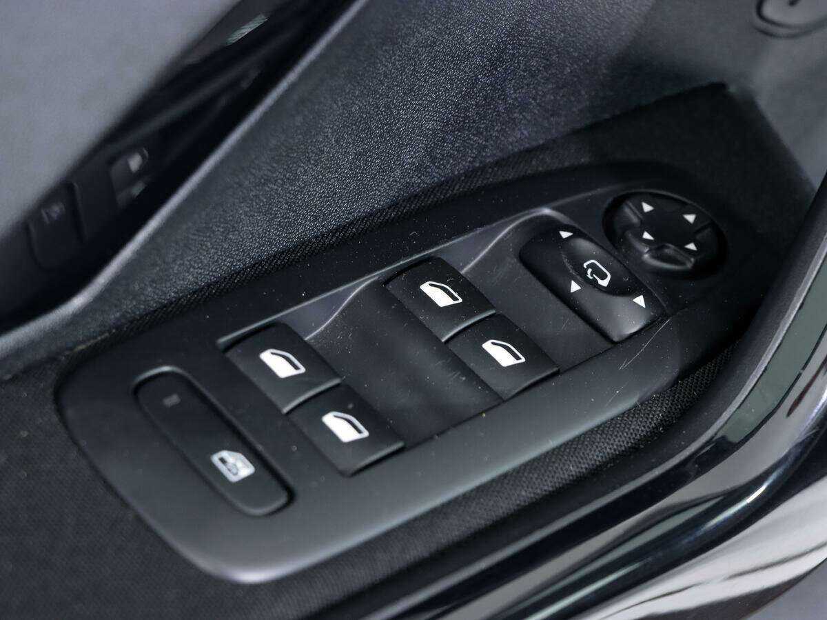 Peugeot 208, 2013 Фото №14