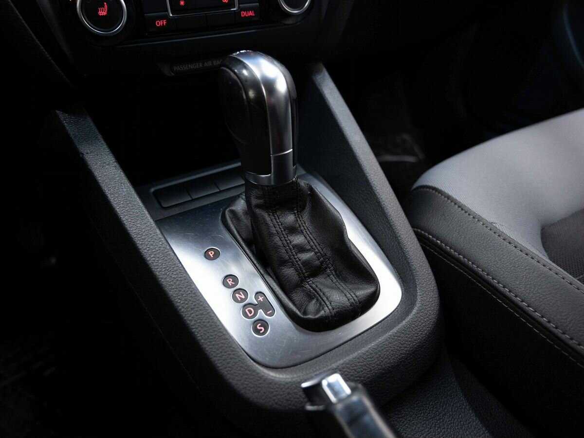 Volkswagen Jetta, 2012 Фото №21