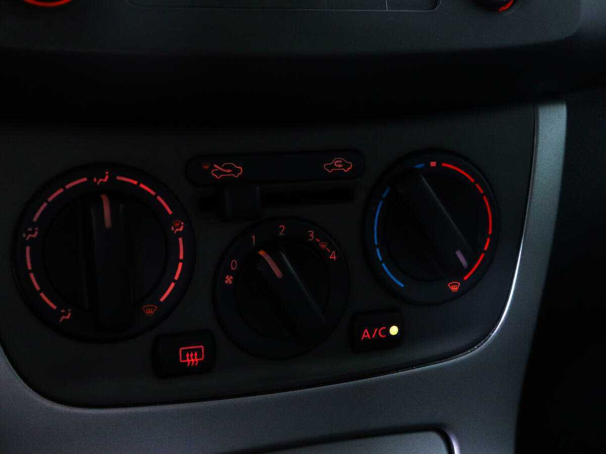 Nissan Sentra, 2015 Фото №14