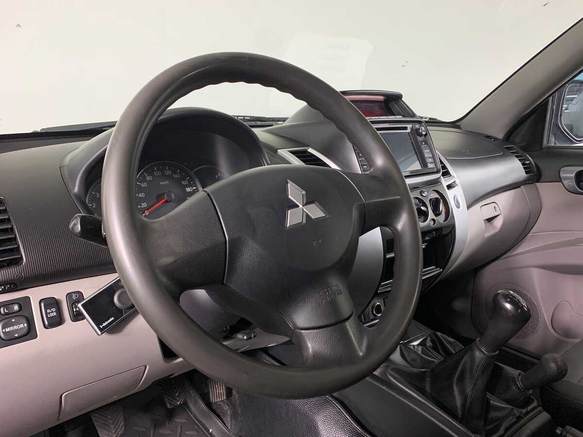 Mitsubishi Pajero Sport, 2014 Фото №12