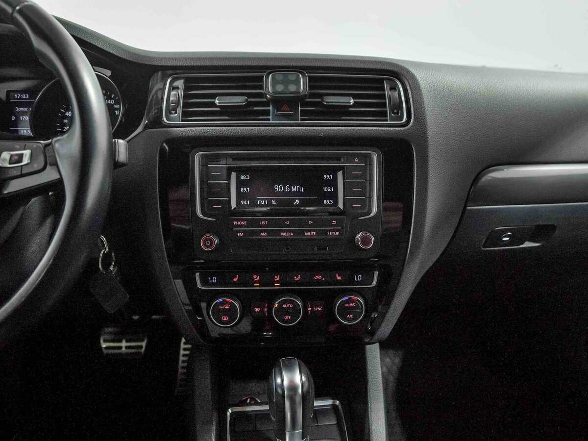 Volkswagen Jetta, 2016 Фото №9