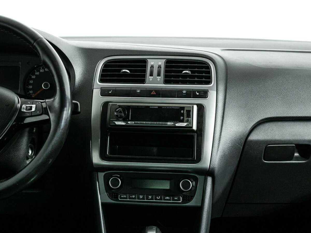 Volkswagen Polo, 2016 Фото №14