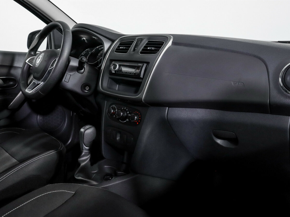 Renault Logan Stepway II Рестайлинг, 2022 Фото №7