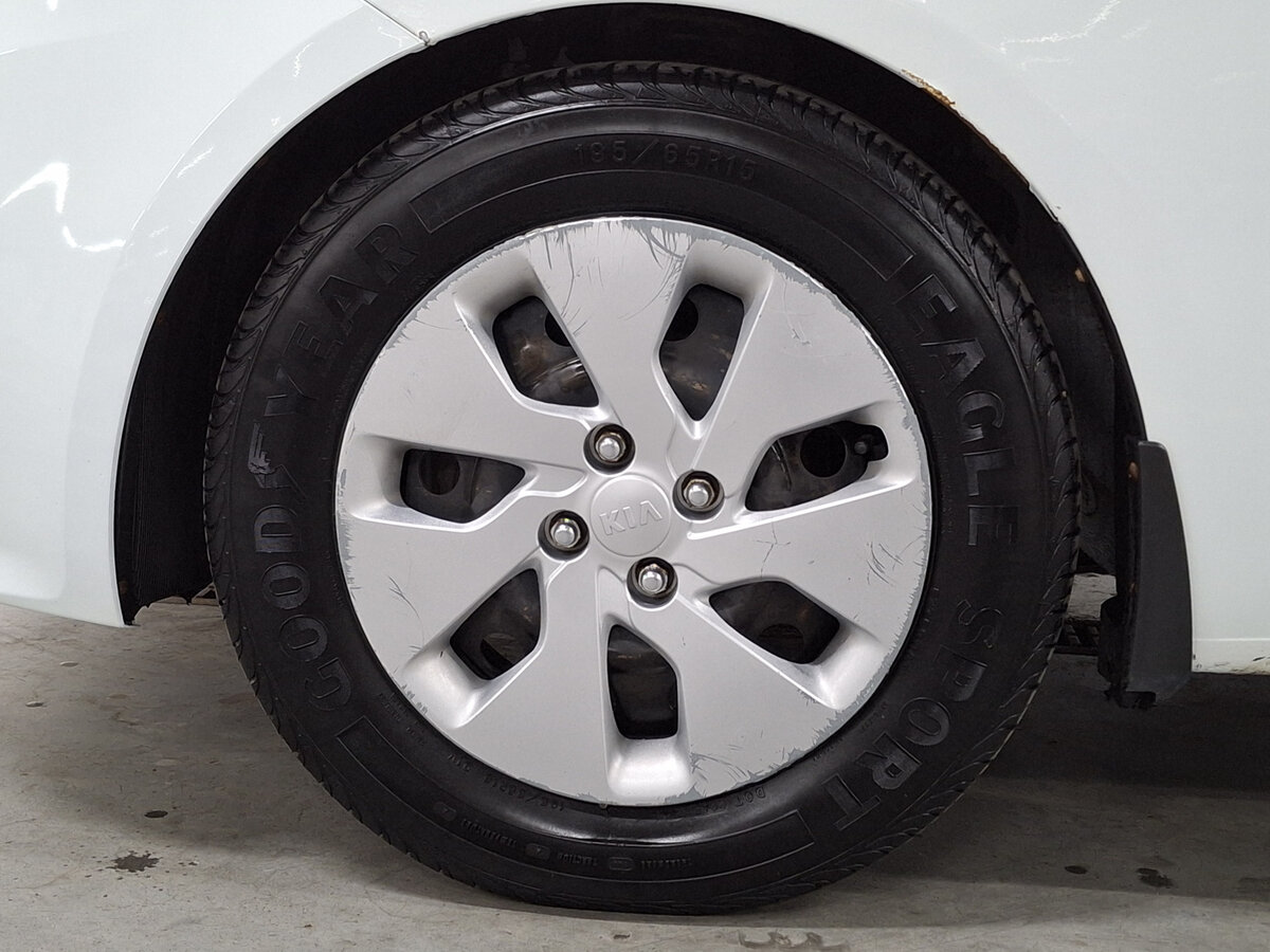 Kia Rio III Рестайлинг, 2015 Фото №17